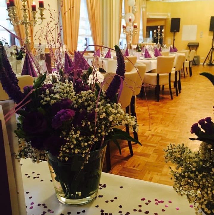 Blumendekoration im Restaurant Alte Herberge